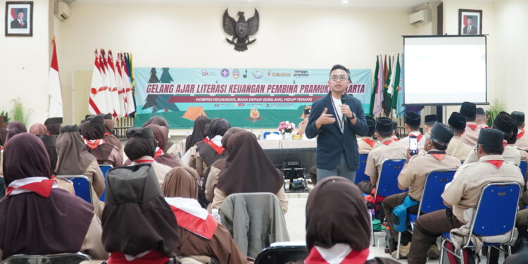 Waspada Pinjol, Kwarda DKI dan OJK Edukasi 150 Pembina Pramuka Jakarta