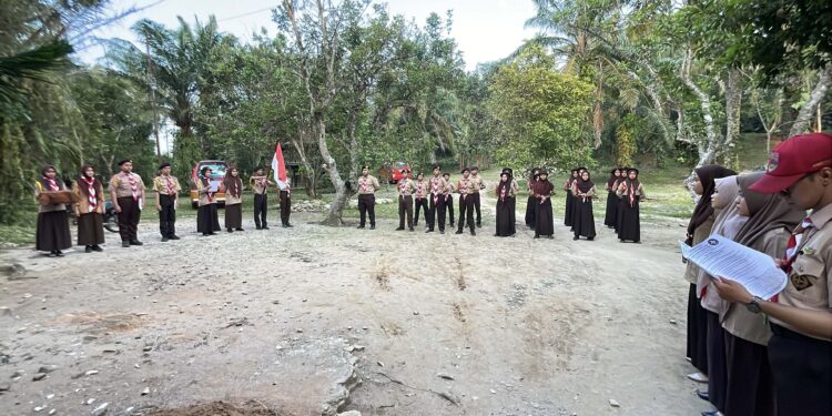 Gerakan Pramuka Nur Ihsan Islamic Full Day School Medan Lantik Pramuka Penggalang dan Penegak