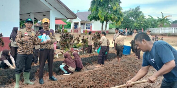Saka Tarunabumi Patimpeng Dorong Kemandirian Pangan Melalui Stimulus Saprodi di SD Inpres 3/77 Masago