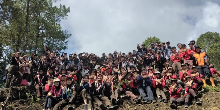 Dukung Kelestarian Lingkungan Pasca Banjir Bandang Gunung Malang, Kwarcab Purbalingga Terjunkan Personil Ikuti Penghijauan