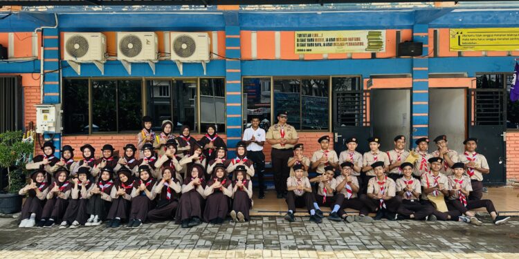 Penggalang SMPIK Nurul Quran Aceh Tempuh TKU dan TKK Melalui Simulasi Penjelajahan Bersama Pramuka MAN 2 Banda Aceh