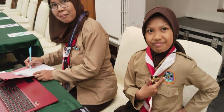 Dedikasi di Bulan Suci: Penggalang SD Inpres 3/77 Masago Raih Badge dan Piagam Karya Bakti Lebaran