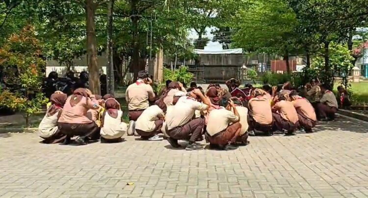 Brigade Penolong 13.02 Ponorogo Gelar Simulasi Gempa Bumi Peringati Hari Kesiapsiagaan Bencana