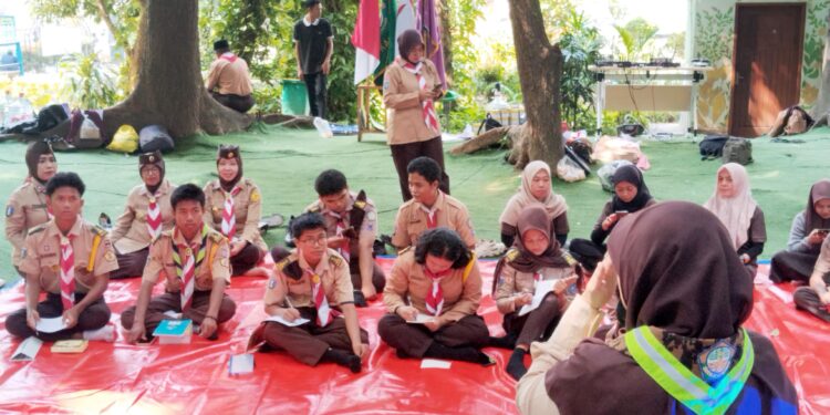 Calon Anggota Saka Kalpataru Kwarcab Kota Tangerang Jalani Diklat di Hutan Kota