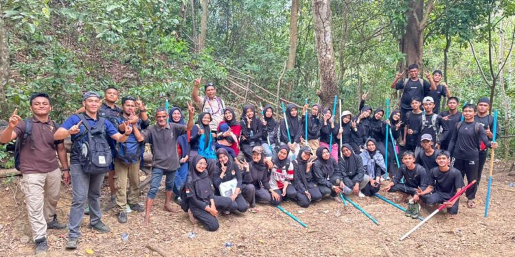 Pramuka MAN 2 Banda Aceh Sukses Gelar Hiking di Lhok Mata Ie