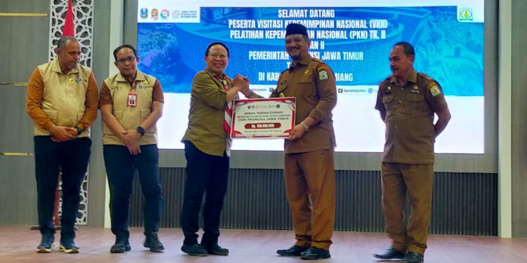 Seragam Hanyut, Semangat Tak Boleh Surut! 725 Seragam Bantuan Pramuka Jatim Mendarat di Aceh Tamiang