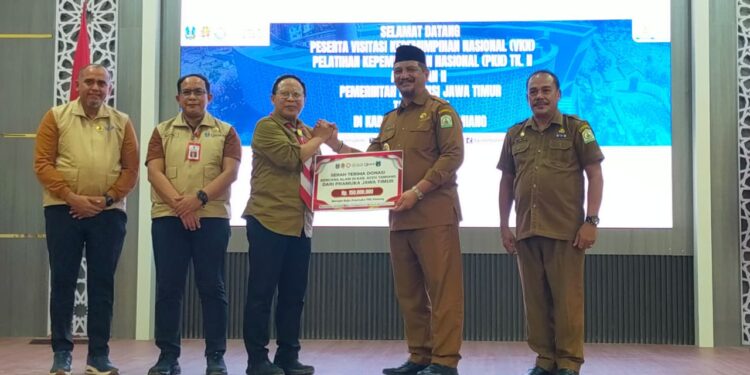 Seragam Hanyut, Semangat Tak Boleh Surut! 725 Seragam Bantuan Pramuka Jatim Mendarat di Aceh Tamiang
