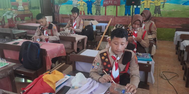 Penilaian Pramuka Garuda Kwarcab Grobogan di Godong – Ubah Barang Bekas Jadi Karya yang Bermanfaat dan Bernilai Jual
