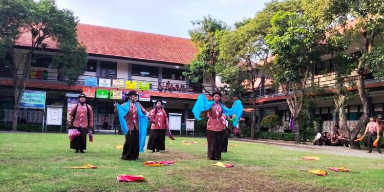 Gelaran Ajang Kompetensi Antar Ambalan (AKRAB) II SMKN 2 Buduran 2026, Diwarnai dengan Penampilan Tari Kreasi Berselendang