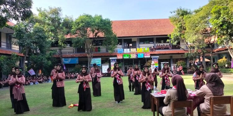 Gelaran Ajang Kompetensi Antar Ambalan (AKRAB) II SMKN 2 Buduran 2026, Diwarnai dengan Penampilan Tari Kreasi Berselendang