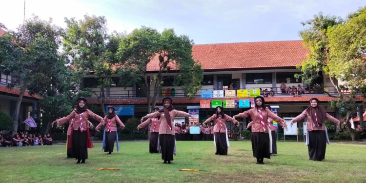 Gelaran Ajang Kompetensi Antar Ambalan (AKRAB) II SMKN 2 Buduran 2026, Diwarnai dengan Penampilan Tari Kreasi Berselendang