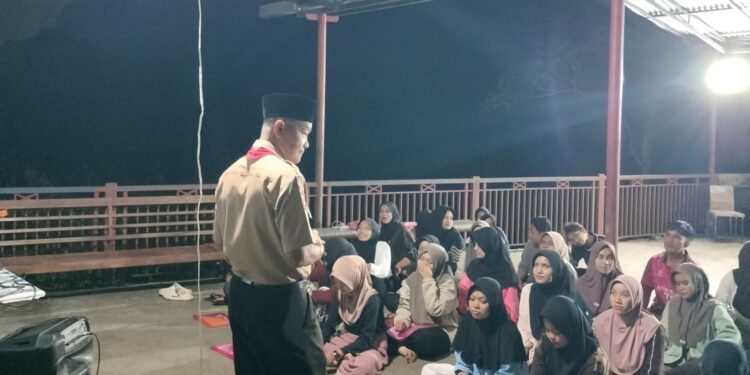 Kak Amrullah Visualkan Sejarah Gerakan Pramuka Sebagai Pondasi Pembentukan Karakter Generasi Muda di KMD UNU Sumbar