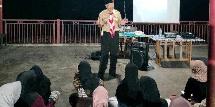 Kak Amrullah Visualkan Sejarah Gerakan Pramuka Sebagai Pondasi Pembentukan Karakter Generasi Muda di KMD UNU Sumbar
