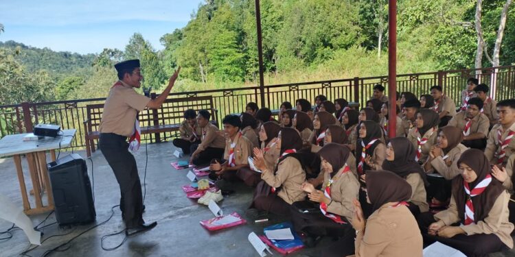 Tekankan Prinsip Dasar Kepramukaan dan Sistem Among pada KMD PGSD UNU Sumbar : Kak Doktor Tegaskan Pramuka Bukan Sekedar Seragam dan Baris-Berbaris