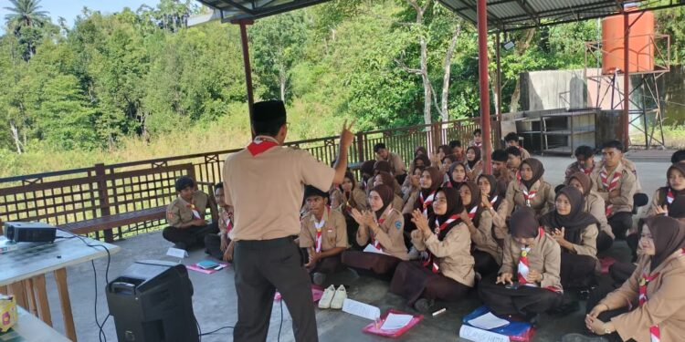 Tekankan Prinsip Dasar Kepramukaan dan Sistem Among pada KMD PGSD UNU Sumbar : Kak Doktor Tegaskan Pramuka Bukan Sekedar Seragam dan Baris-Berbaris