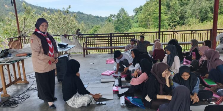 Pelatih Pusdiklatda Bekali Peserta KMD UNU Sumbar Pemahaman Dunia Penggalang dan Karakter Usia Remaja
