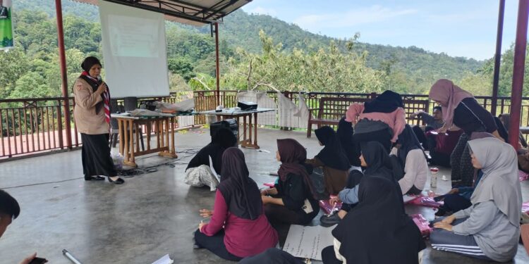 Pelatih Pusdiklatda Bekali Peserta KMD UNU Sumbar Pemahaman Dunia Penggalang dan Karakter Usia Remaja