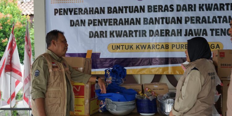 Kwarcab Purbalingga Terima Bantuan Beras Dari Kwarnas dan Perlengkapan Dapur Dari Kwarda Jateng
