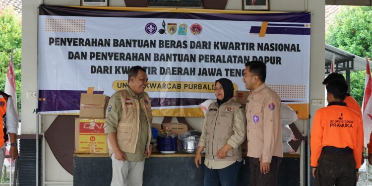 Kwarcab Purbalingga Terima Bantuan Beras Dari Kwarnas dan Perlengkapan Dapur Dari Kwarda Jateng