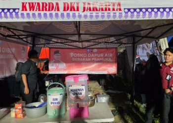 Respons Cepat, Pramuka Jakarta Pusat Buka Posko Dapur Air untuk Korban Kebakaran Kemayoran