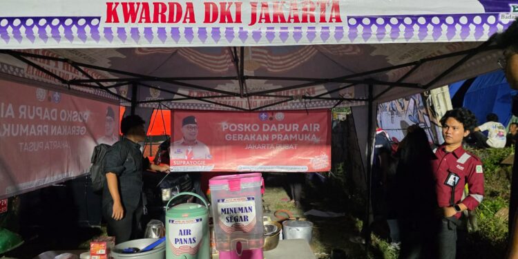 Respons Cepat, Pramuka Jakarta Pusat Buka Posko Dapur Air untuk Korban Kebakaran Kemayoran