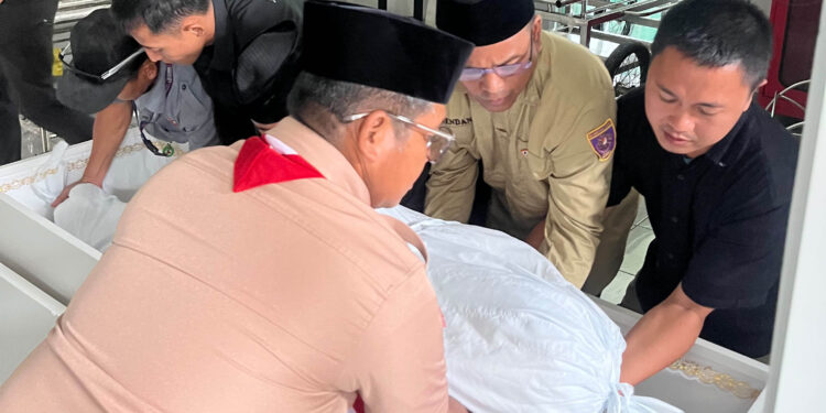 Kak Herman dan Kayuhan Pengabdian yang Tak Pernah Berhenti