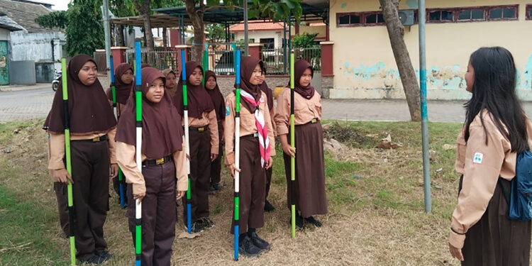 SDN Banjarbendo Sidoarjo Laksanakan Latihan Rutin Ektrakurikuler Pramuka