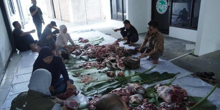 Momen Berbagi Idul Adha di Kwarda Gerakan Pramuka Jambi