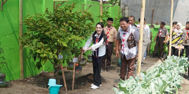 Wujudkan Ketahanan Pangan Lewat Pramuka Produktif Kwarda Jatim, Pramuka Kota Kediri Kembangkan Kebun & Kolam Lele