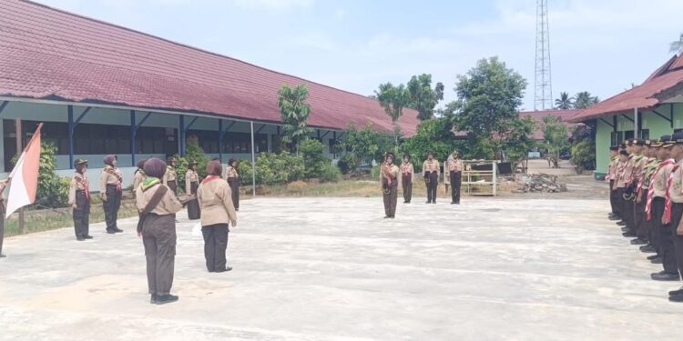 Pelantikan Penggalang Ramu dan Penggalang Terap MTs Negeri 2 Mempawah Digelar Melalui Penjelajah Penuh Tantangan
