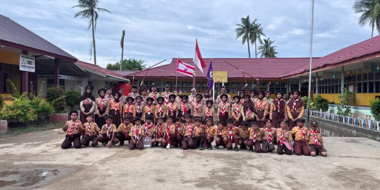 Pelantikan Penggalang Ramu dan Penggalang Terap MTs Negeri 2 Mempawah Digelar Melalui Penjelajah Penuh Tantangan