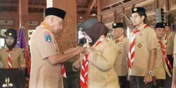 Ketua Kwarda Jatim Lantik Plt. Bupati Ponorogo sebagai Ketua Mabicab, Gelorakan Pramuka Harus Jadi Solusi bagi Masyarakat