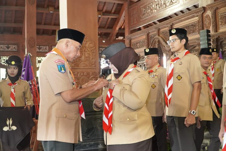 Ketua Kwarda Jatim Lantik Plt. Bupati Ponorogo sebagai Ketua Mabicab, Gelorakan Pramuka Harus Jadi Solusi bagi Masyarakat