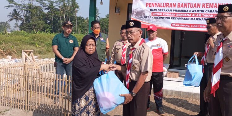 Wujud nyata kepedulian sosial kembali ditunjukkan oleh Kwarcab Cilacap melalui kegiatan penyaluran bantuan kepada warga yang terdampak musibah bencana longsor Desa Cibeunying Kec.Majenang