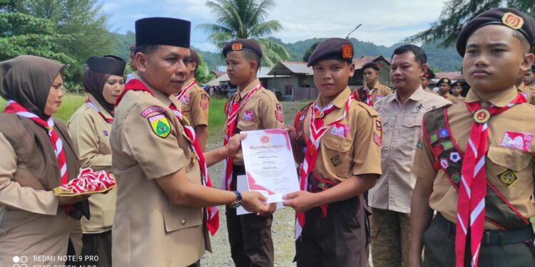 Ketua Gerakan Pramuka Kwarcab Aceh Selatan, Lantik 12 Pramuka Garuda Tingkat Penggalang Se- Kabupaten Aceh Selatan