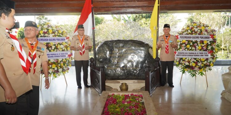 Ketua Kwarnas dan Kwarda Jatim Ziarah ke Makam Bung Karno, Tegaskan Pramuka Tak Boleh Kehilangan Akar Sejarah