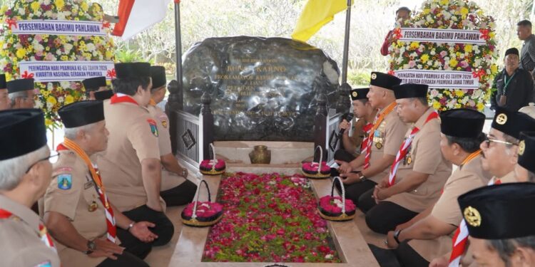 Ketua Kwarnas dan Kwarda Jatim Ziarah ke Makam Bung Karno, Tegaskan Pramuka Tak Boleh Kehilangan Akar Sejarah