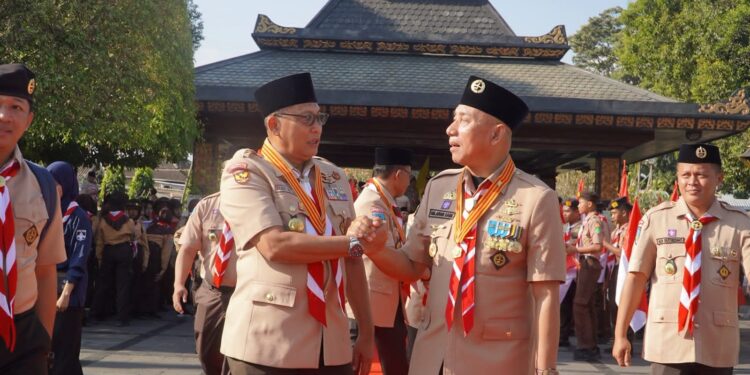 Ketua Kwarnas dan Kwarda Jatim Ziarah ke Makam Bung Karno, Tegaskan Pramuka Tak Boleh Kehilangan Akar Sejarah