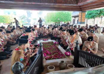 Ketua Kwarnas dan Kwarda Jatim Ziarah ke Makam Bung Karno, Tegaskan Pramuka Tak Boleh Kehilangan Akar Sejarah