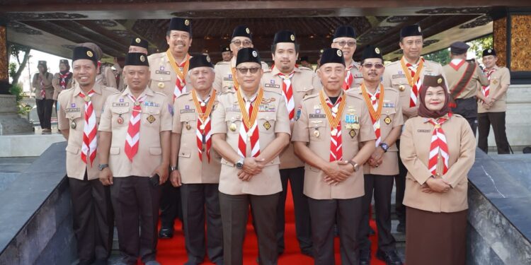 Ketua Kwarnas dan Kwarda Jatim Ziarah ke Makam Bung Karno, Tegaskan Pramuka Tak Boleh Kehilangan Akar Sejarah