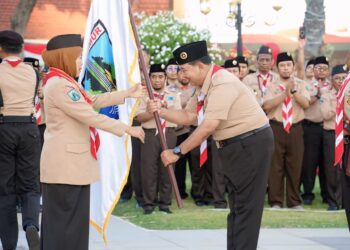 Kak Khofifah Lepas 1.537 Peserta Kontingen Jatim ke Jamnas XII 2026: Jaga Karakter, Integritas, dan Semangat Membangun NKRI