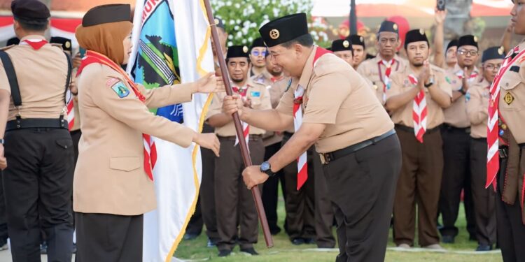 Kak Khofifah Lepas 1.537 Peserta Kontingen Jatim ke Jamnas XII 2026: Jaga Karakter, Integritas, dan Semangat Membangun NKRI