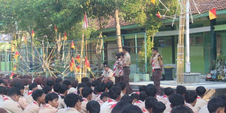 Kunjungi Perkemahan di SMA Negeri Karangrayung, DKC Grobogan Sampaikan Asyiknya Dunia Penegak