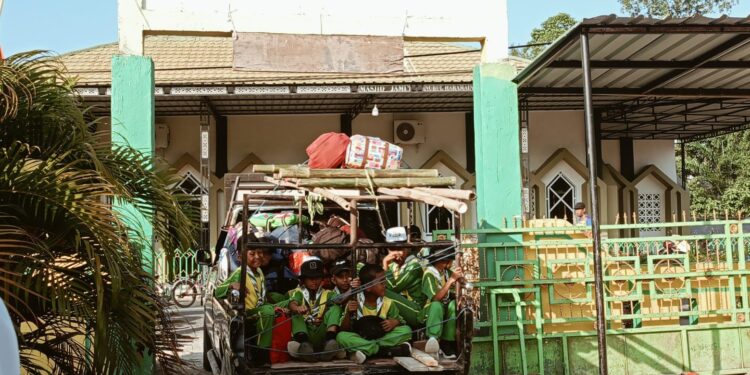 Pramuka MI Arrahman Pajekko Berangkat Ikuti Perkemahan HUT Ke-81 RI dan HUT Pramuka Ke-65