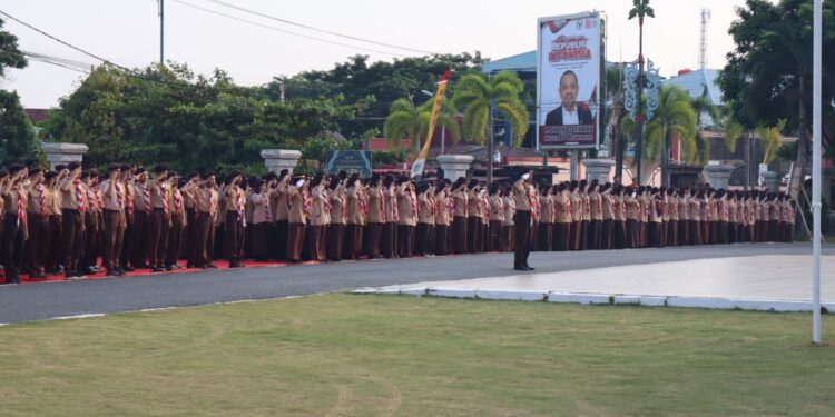 Gubernur Ansar Pimpin Upacara Hari Pramuka ke-65 Kwarda Kepri