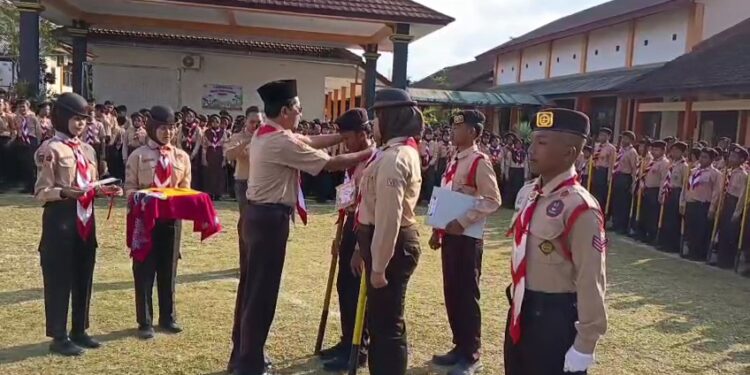 256 Penggalang Baru SMPN 1 Baturraden Digembleng di Perkemahan Jumat Sabtu