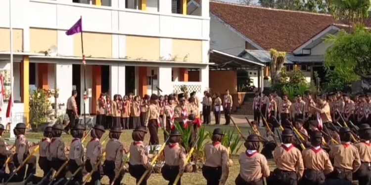 256 Penggalang Baru SMPN 1 Baturraden Digembleng di Perkemahan Jumat Sabtu