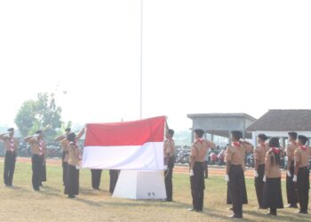 Pasukara MAN 2 Banyumas, Sukses Kibarkan Bendera Peringatan Hari Pramuka Ke- 65