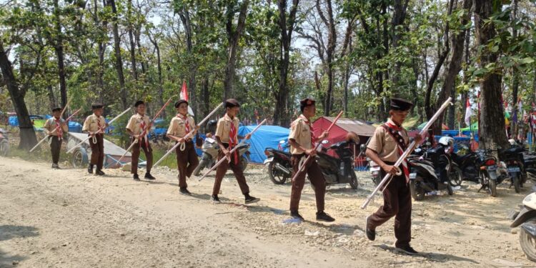 Keliling Hutan, Serunya Penjelajahan Jambore Ranting Pulokulon