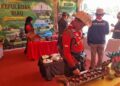 Peserta Mencoba Permainan Tradisional Congklak di Jamnas XII
